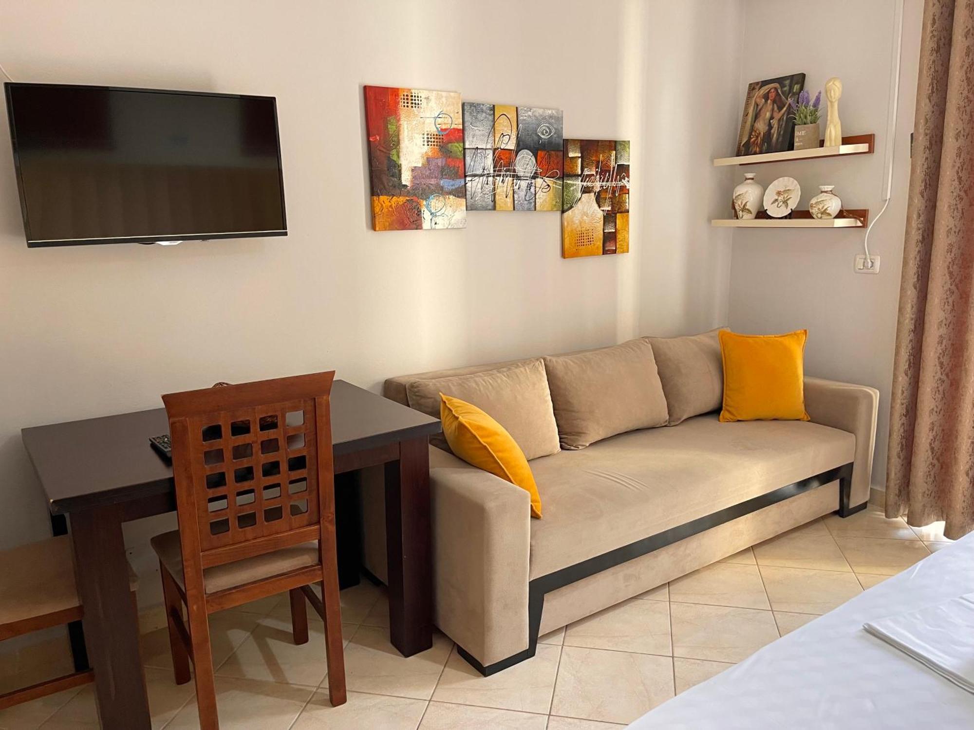 Melina Apartments Sarandë Exteriör bild